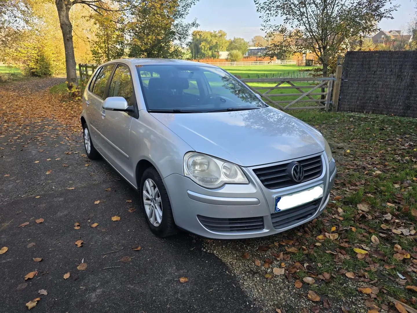 Volkswagen Polo Polo 1.2i Edition Gris - 2