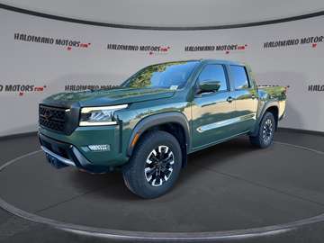 PRO-4X Crew Cab 5' Bed 4x4 | One Owner | No Accidents