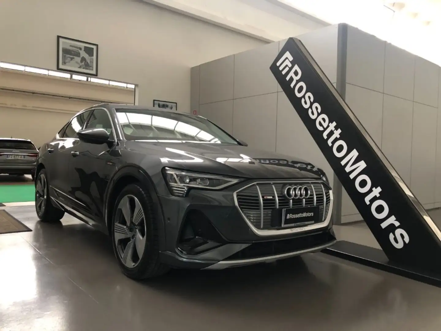 Audi Q8 e-tron SPORTBACK 50 quattro S line edition Gris - 1