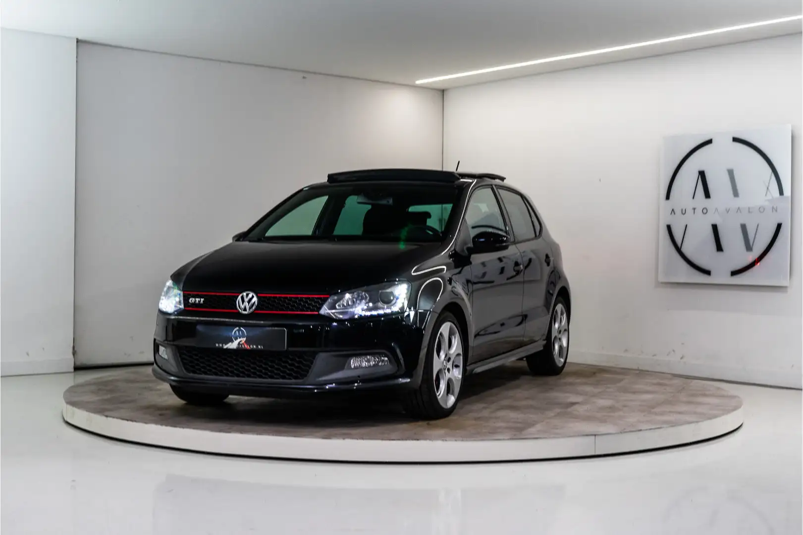 Volkswagen Polo GTI 1.4 TSI 180PK | NL AUTO+NAP | Pano | Carplay | LED Zwart - 1