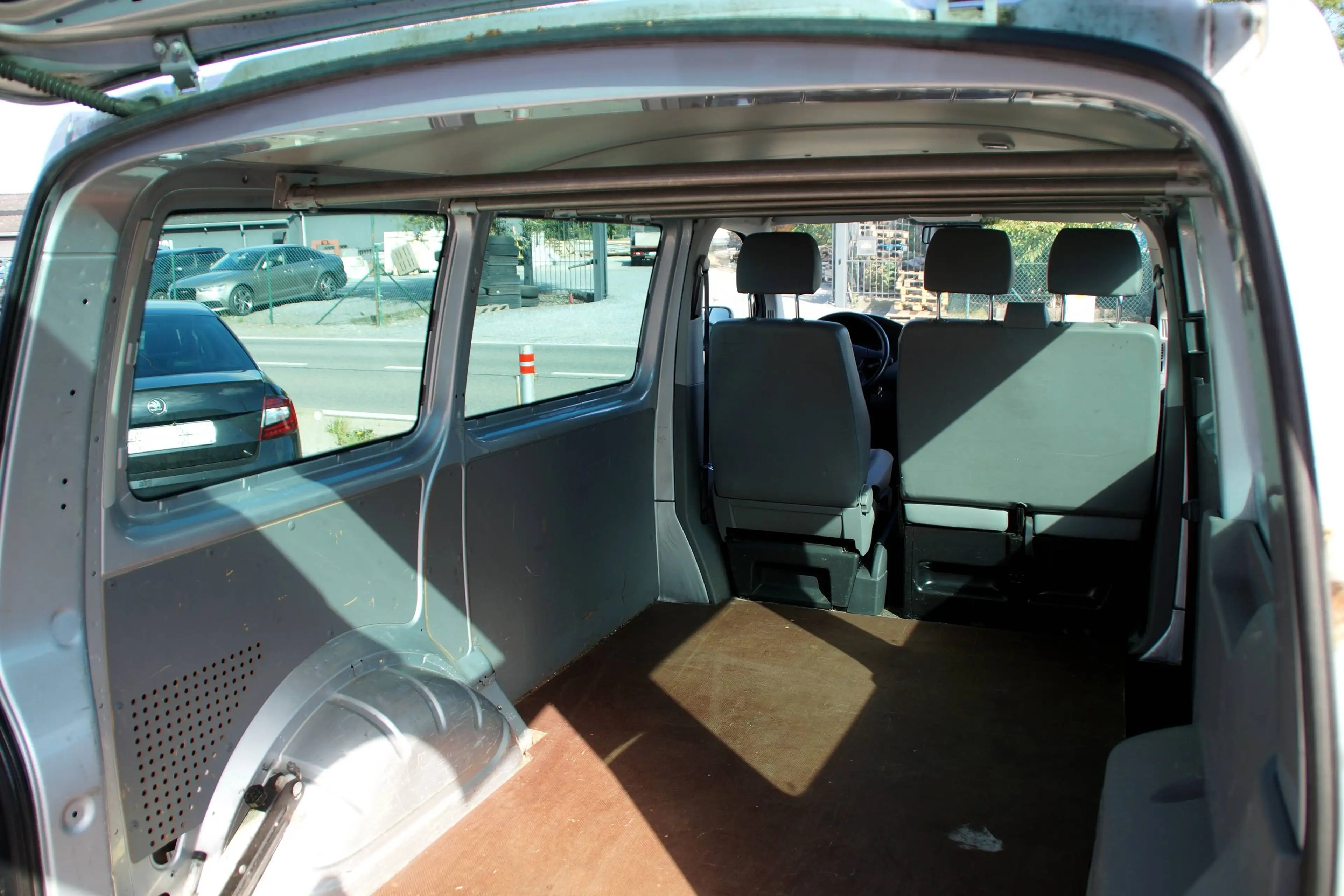 Volkswagen Transporter T5 2.5 TDi 1er Main_ Automatique_ Garantie✅ — photo 14
