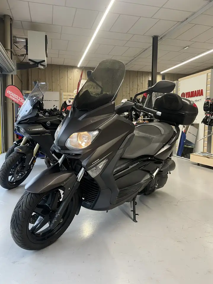 Yamaha X-Max 125