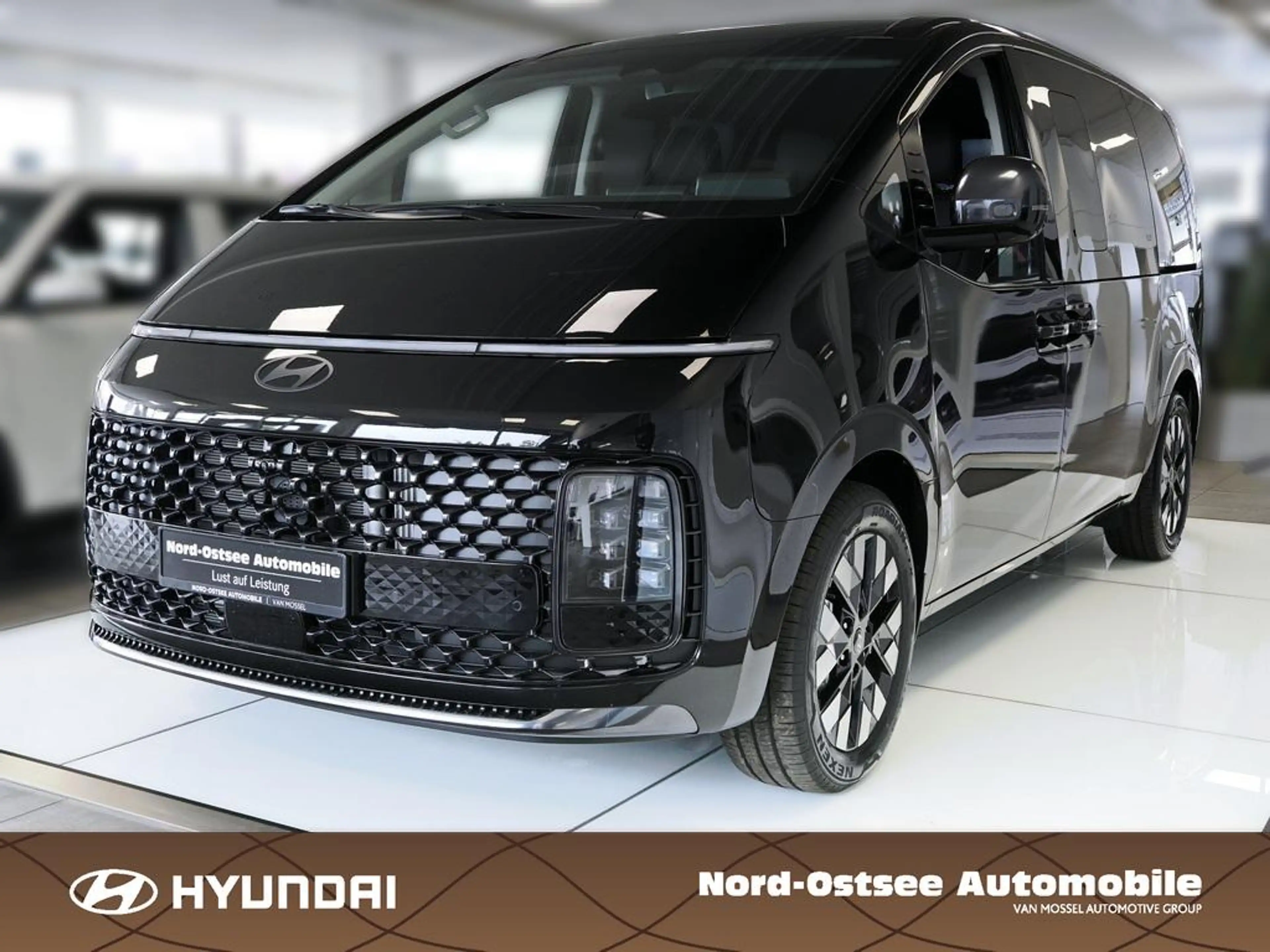 Hyundai STARIA HEV 7-Sitzer Signature 360 4xSHZ ACC AUT — photo 7