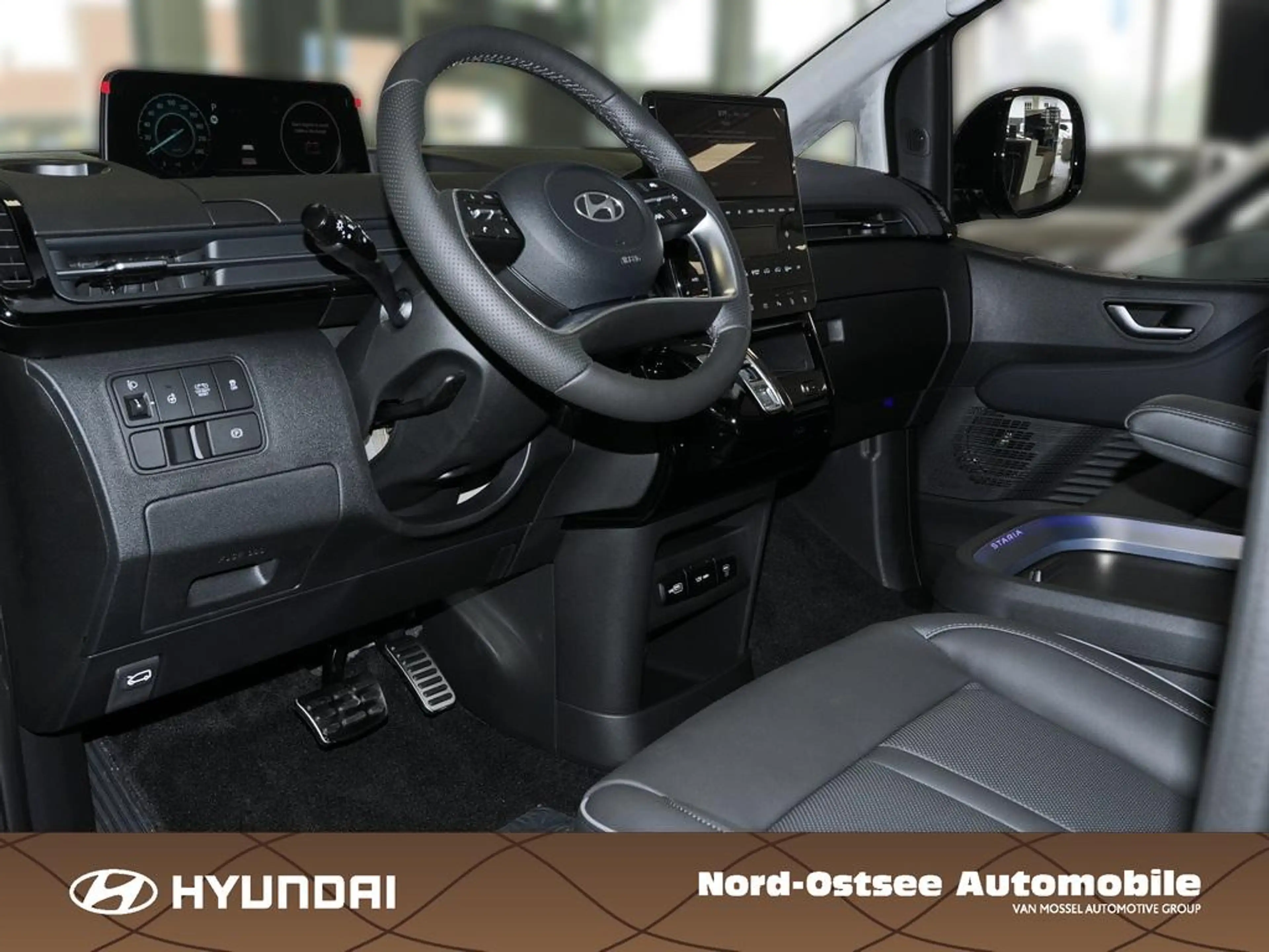 Hyundai STARIA HEV 7-Sitzer Signature 360 4xSHZ ACC AUT — photo 8