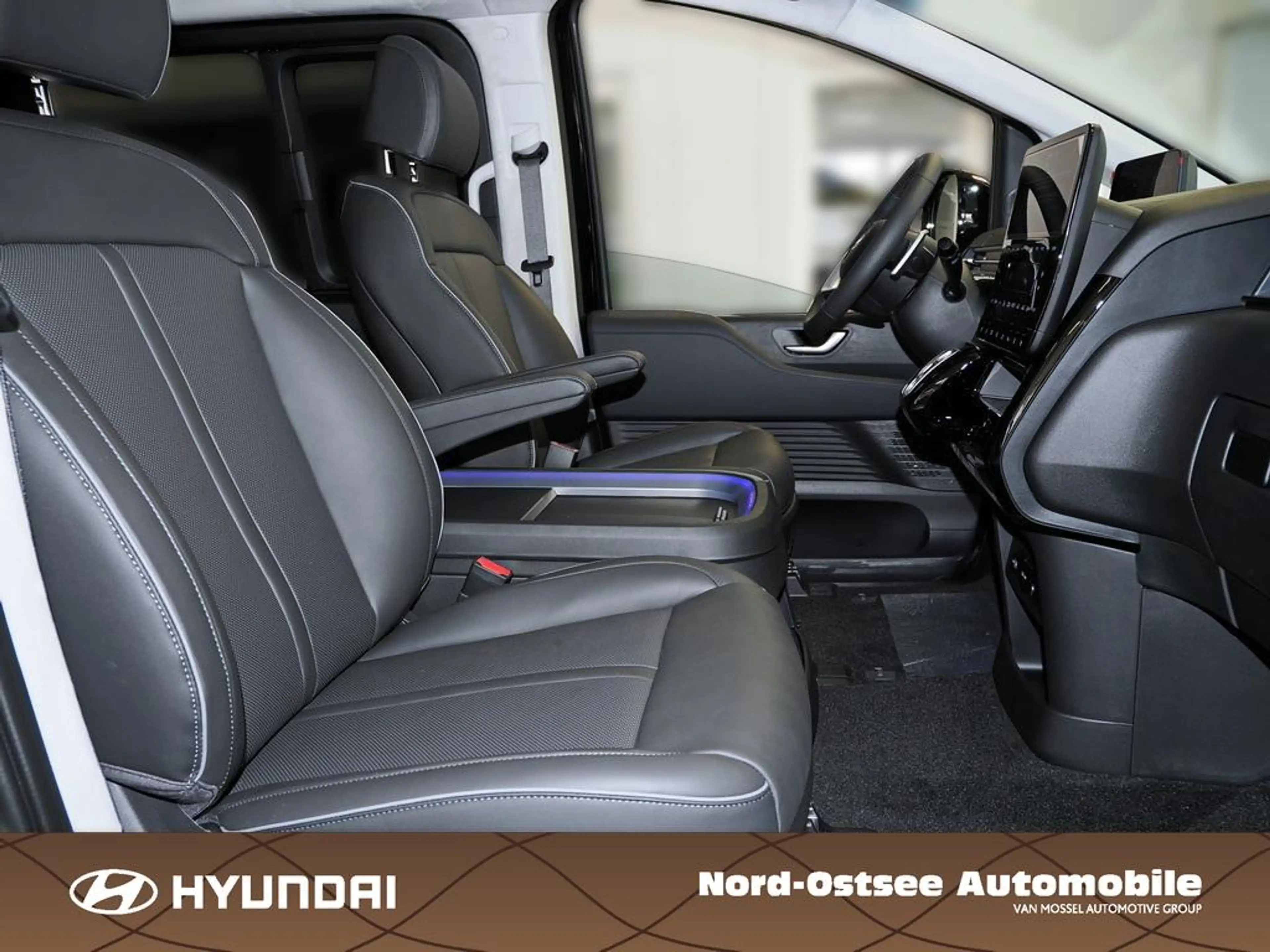 Hyundai STARIA HEV 7-Sitzer Signature 360 4xSHZ ACC AUT — photo 12
