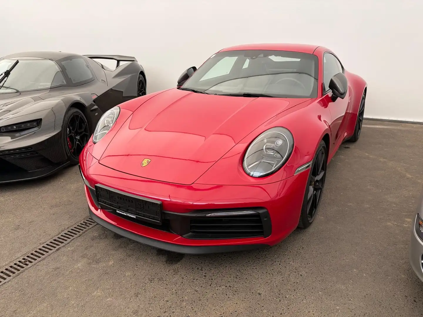 Porsche 992 Carrera T Rot - 1