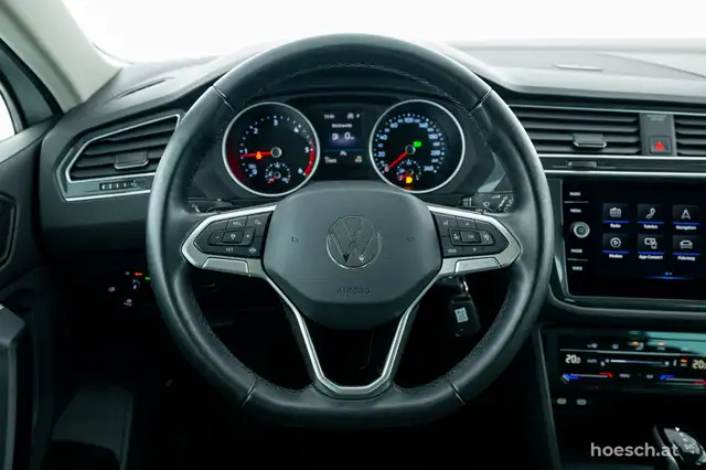 Volkswagen Tiguan view 6