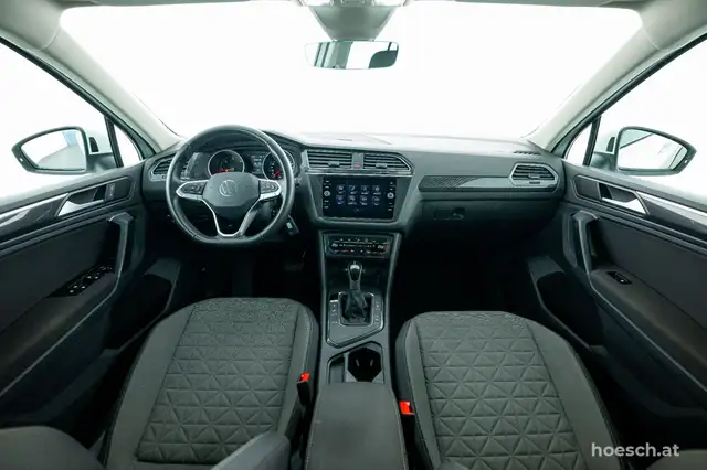 Volkswagen Tiguan view 5