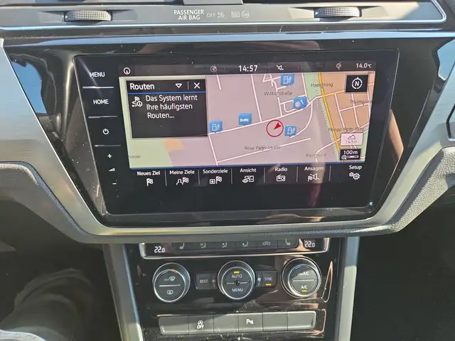 Volkswagen Touran view 17