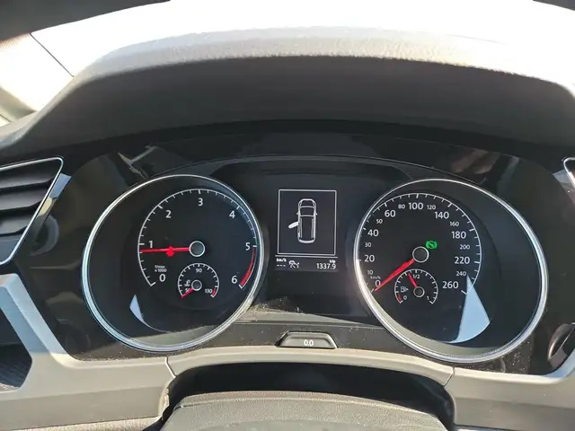 Volkswagen Touran view 9