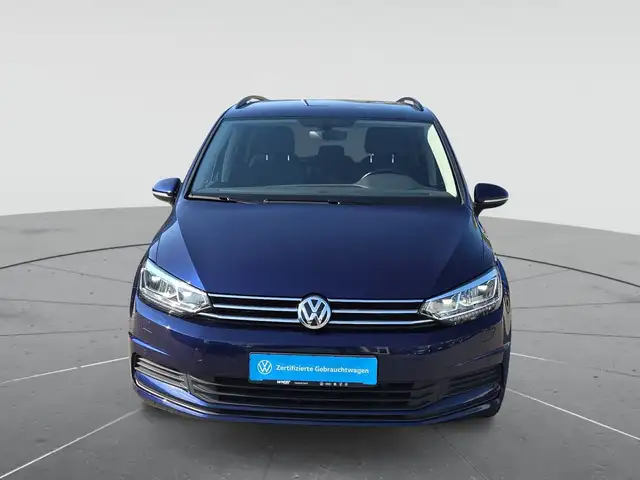Volkswagen Touran view 2