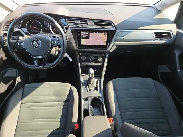 Volkswagen Touran view 8