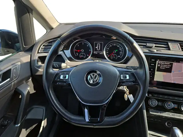 Volkswagen Touran view 13