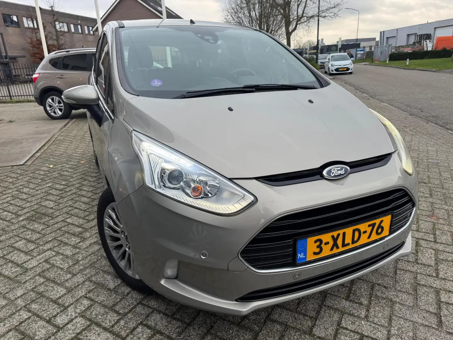 Ford B-Max 1.0 EcoBoost Titanium Camera,Trekhaak,Navi Grijs - 2