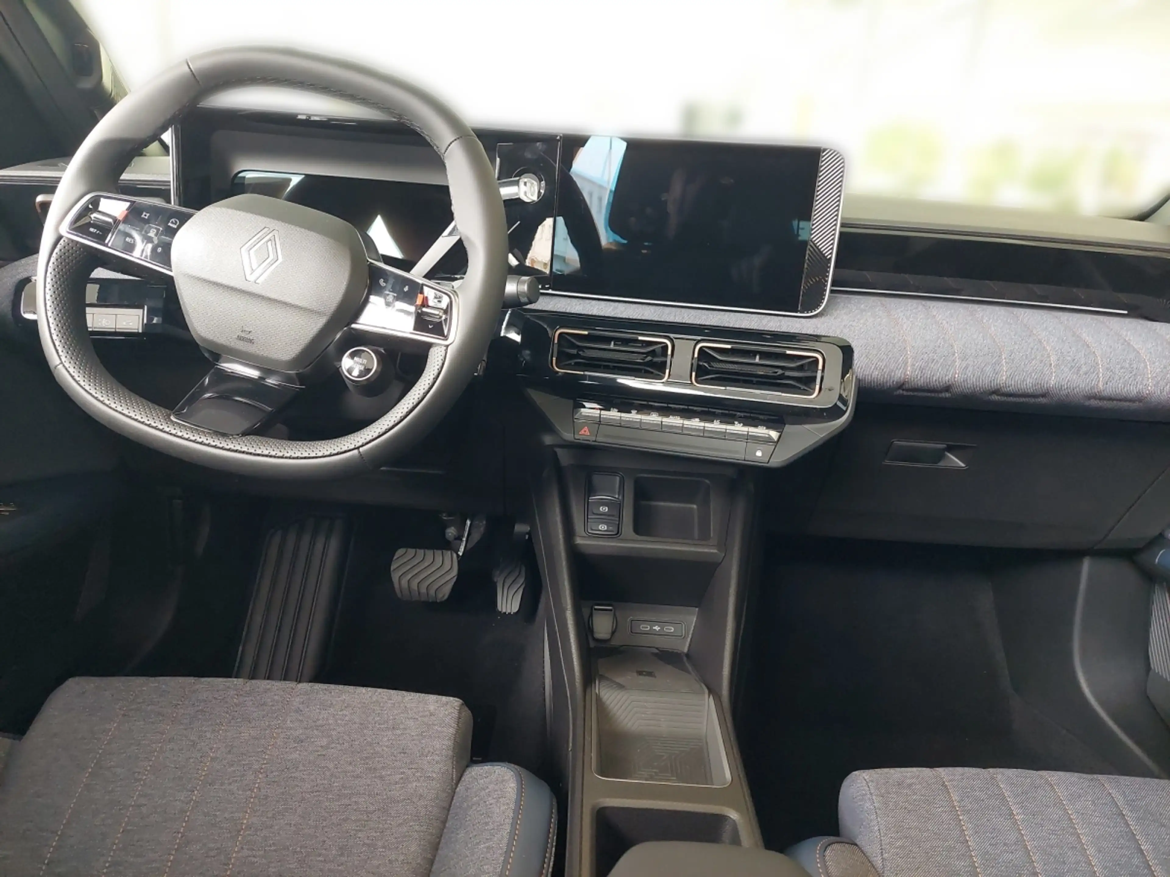 Renault R 4 RENAULT 4 E-TECH ELECTRIC Techno plein sud® — photo 4