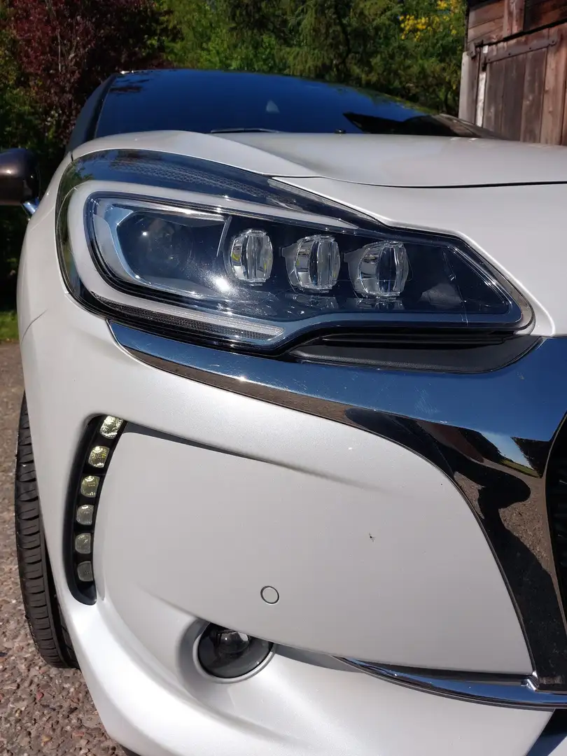 DS Automobiles DS 3 1.2 PureTech Sp Chic White - 2