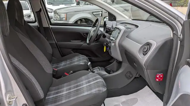 Peugeot 108 view 13