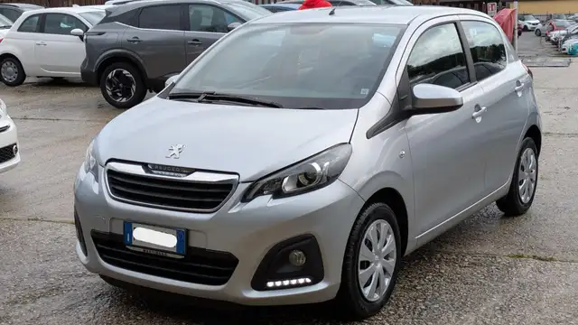 Peugeot 108 view 2
