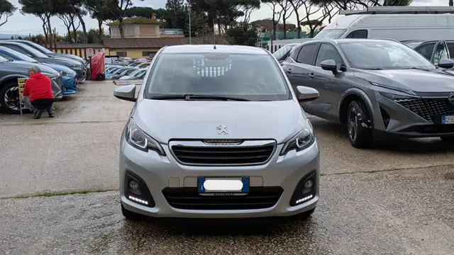 Peugeot 108 view 3