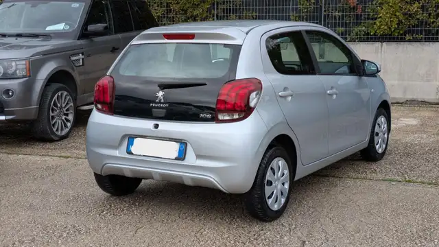 Peugeot 108 view 5