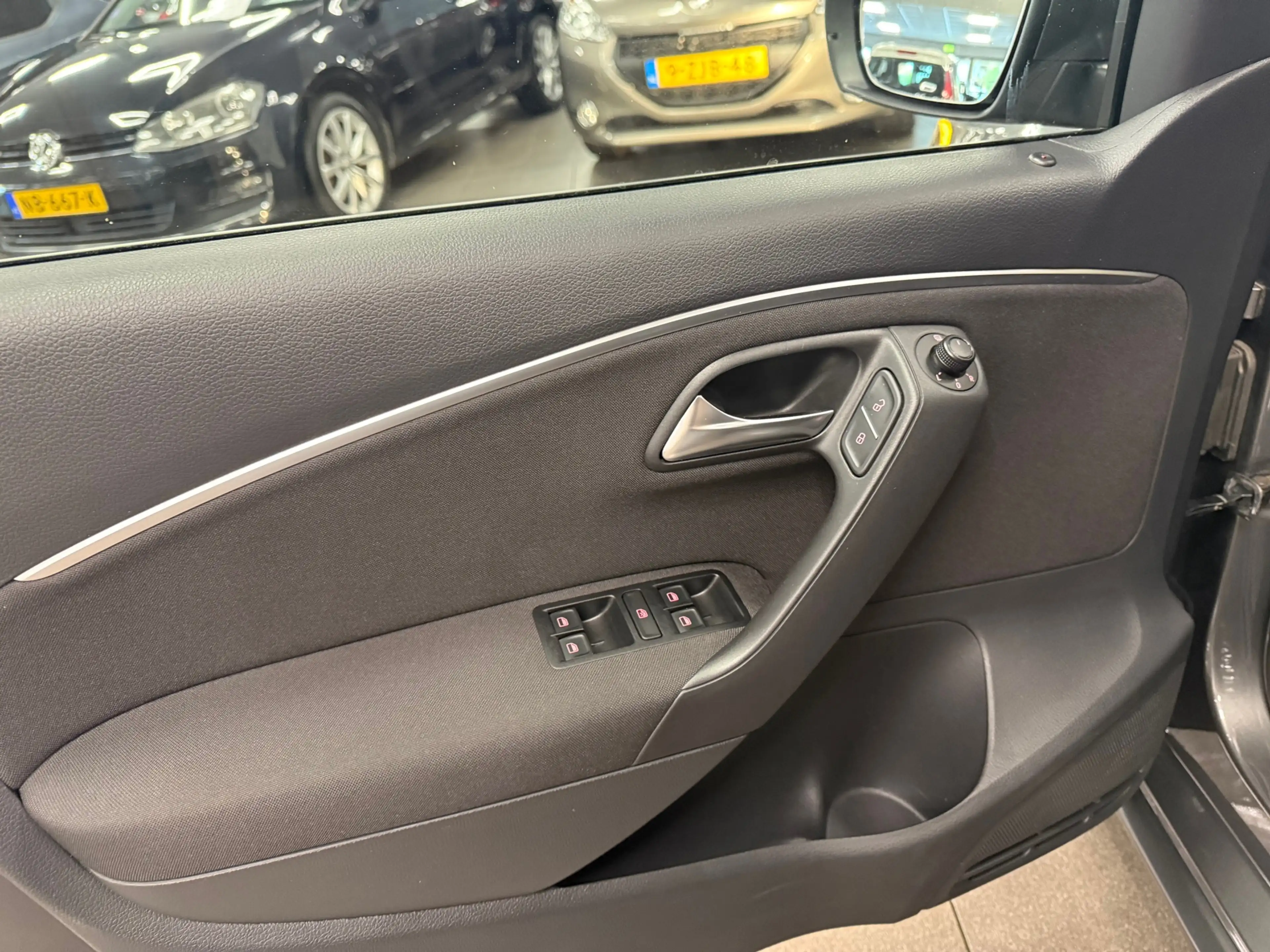 Volkswagen Polo 1.2 TSI Comfortline * Automaat / 1e Eig / Navigati — photo 10