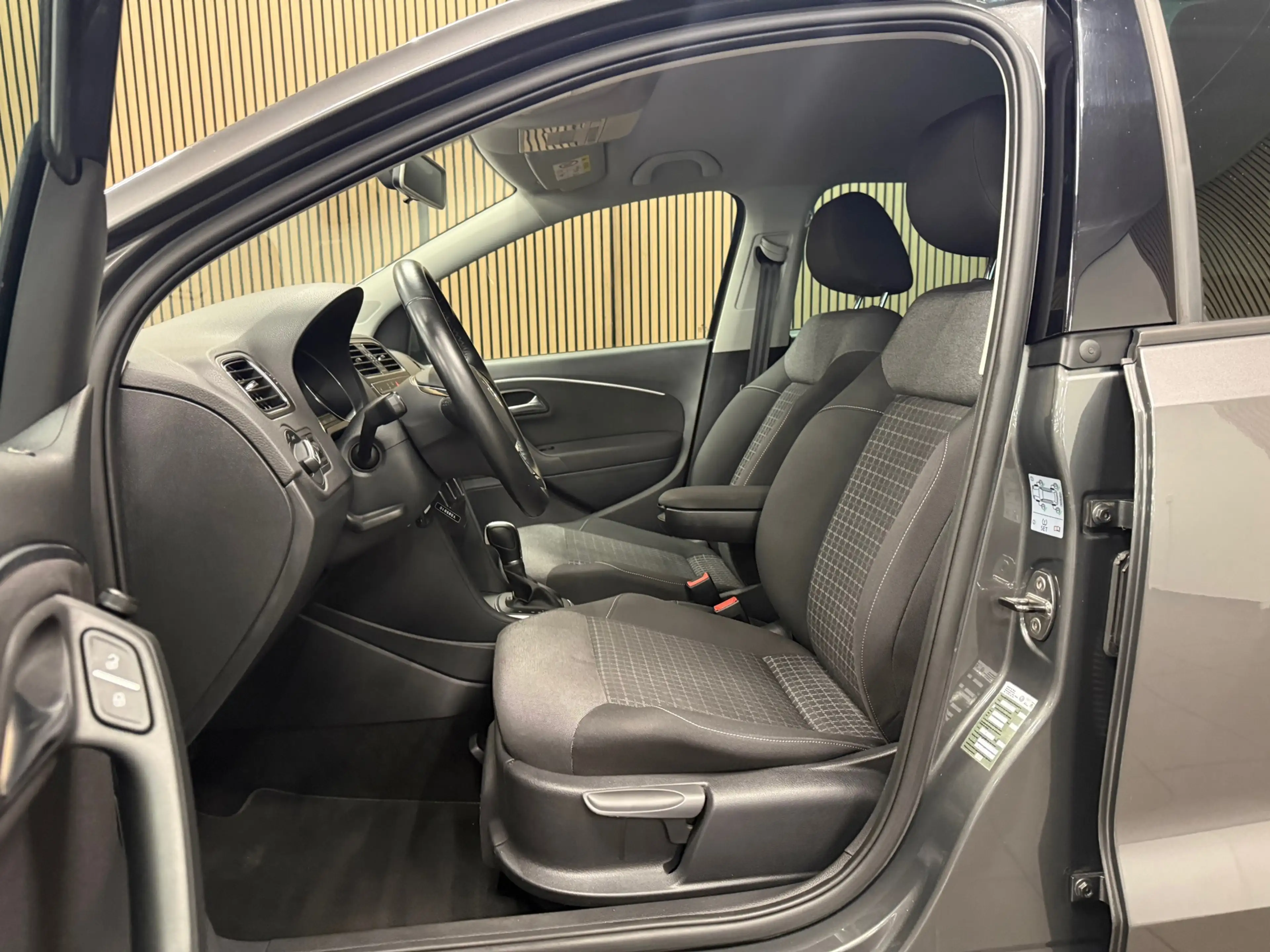 Volkswagen Polo 1.2 TSI Comfortline * Automaat / 1e Eig / Navigati — photo 11