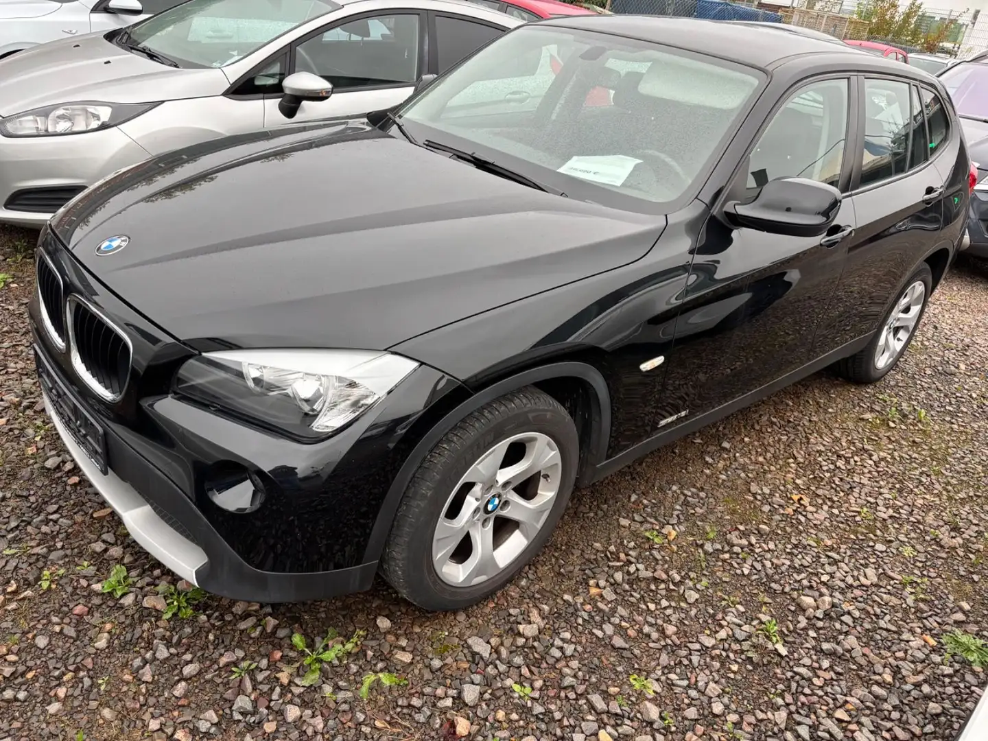 BMW X1 Baureihe X1 18 i sDrive Schwarz - 1