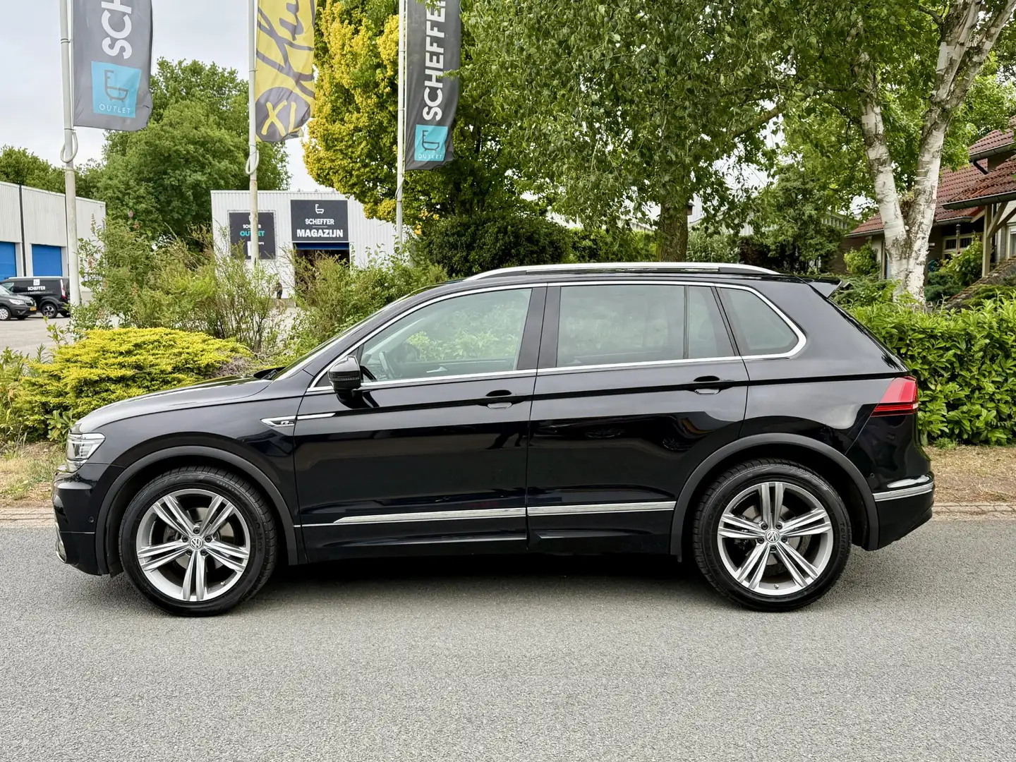 Volkswagen Tiguan 1.5 TSI 150PK DSG R-Line•Pano•HeadUp - 2