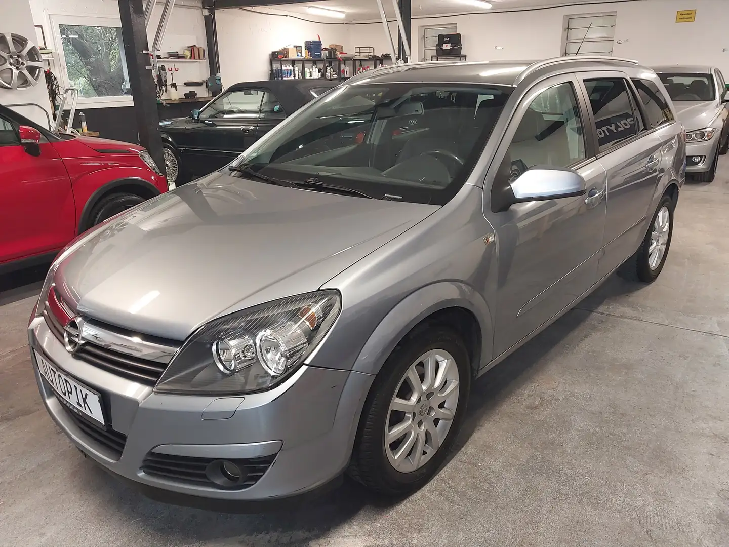 Opel Astra 1.8 92KW Cosmo *TÜV 06/2027(NEU)*TEILLEDER* Gris - 1