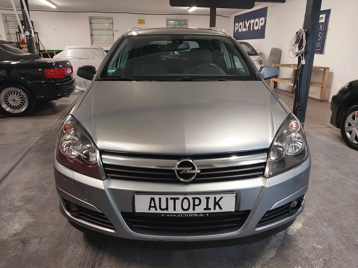 Opel Astra 1.8 92KW Cosmo *TÜV 06/2027(NEU)*TEILLEDER* Gris - 2