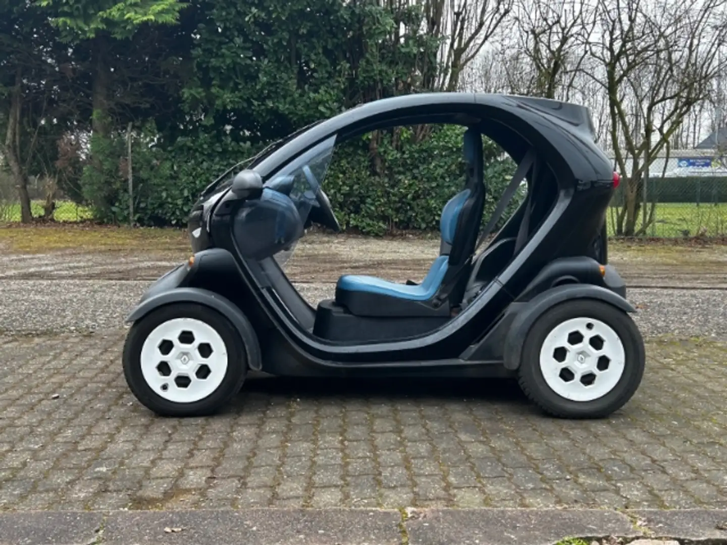 Renault Twizy 45/**Verkauf nur an Gewerbe!** Černá - 2