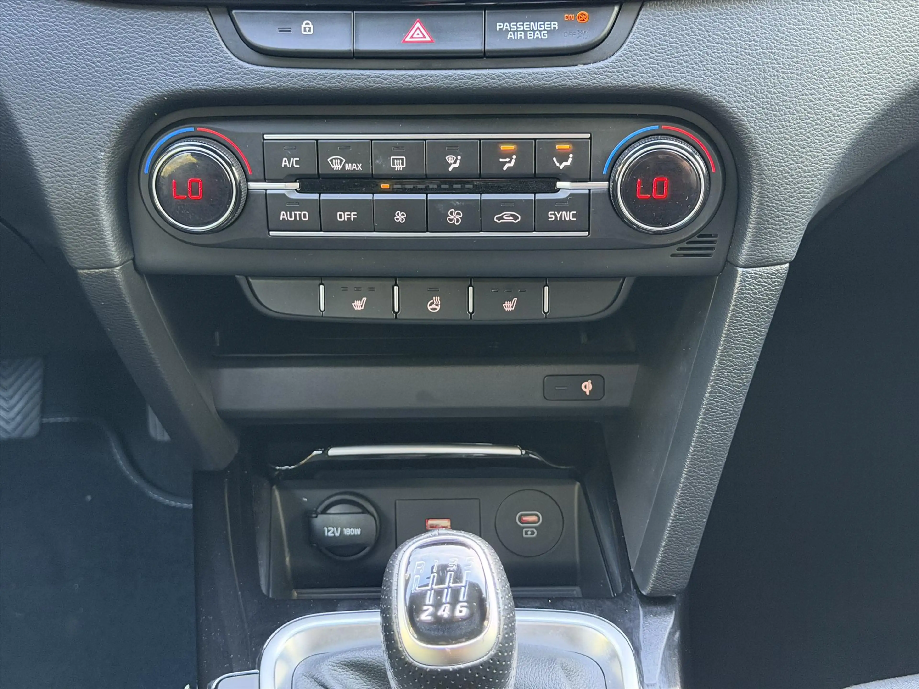 Kia Ceed / cee'd 1.0 T-GDi 100pk Design Edition — photo 18