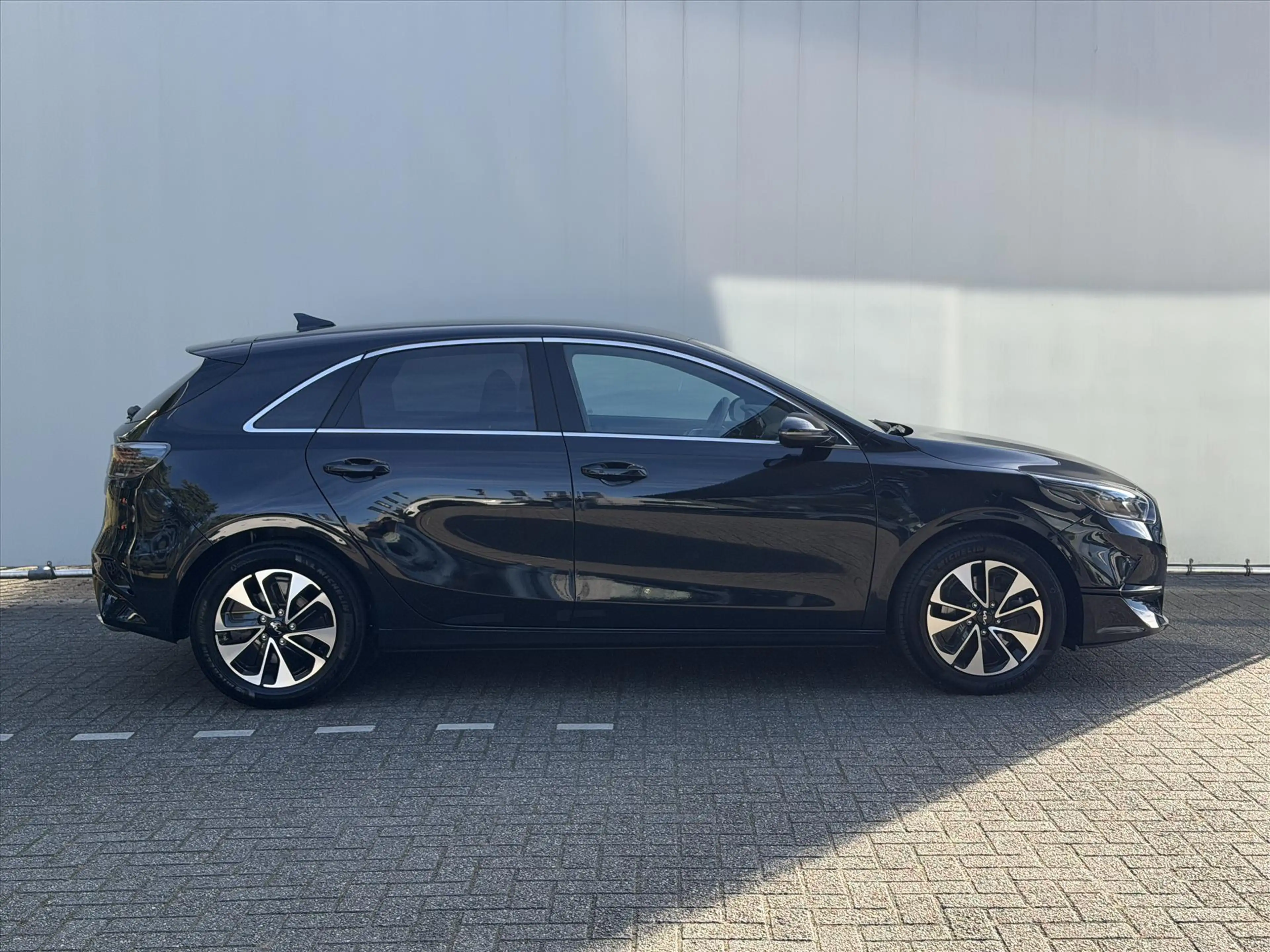 Kia Ceed / cee'd 1.0 T-GDi 100pk Design Edition — photo 6