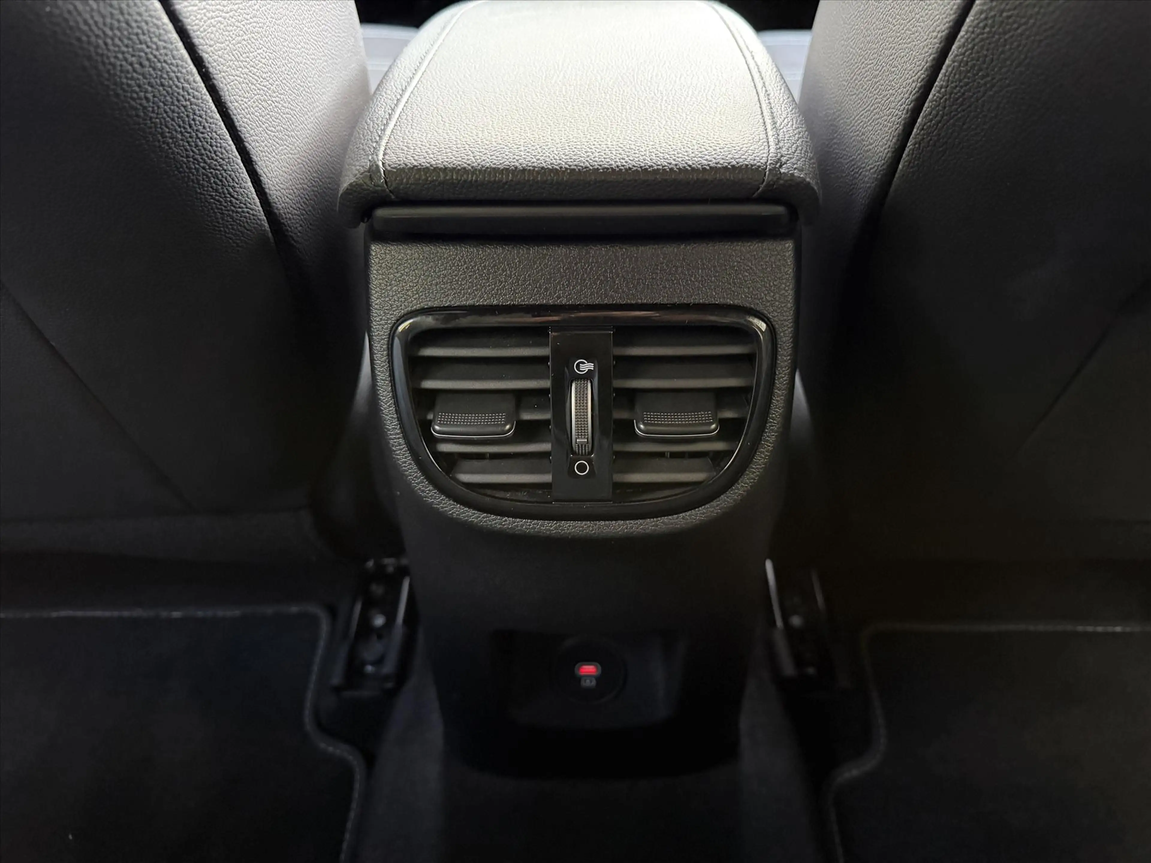 Kia Ceed / cee'd 1.0 T-GDi 100pk Design Edition — photo 23