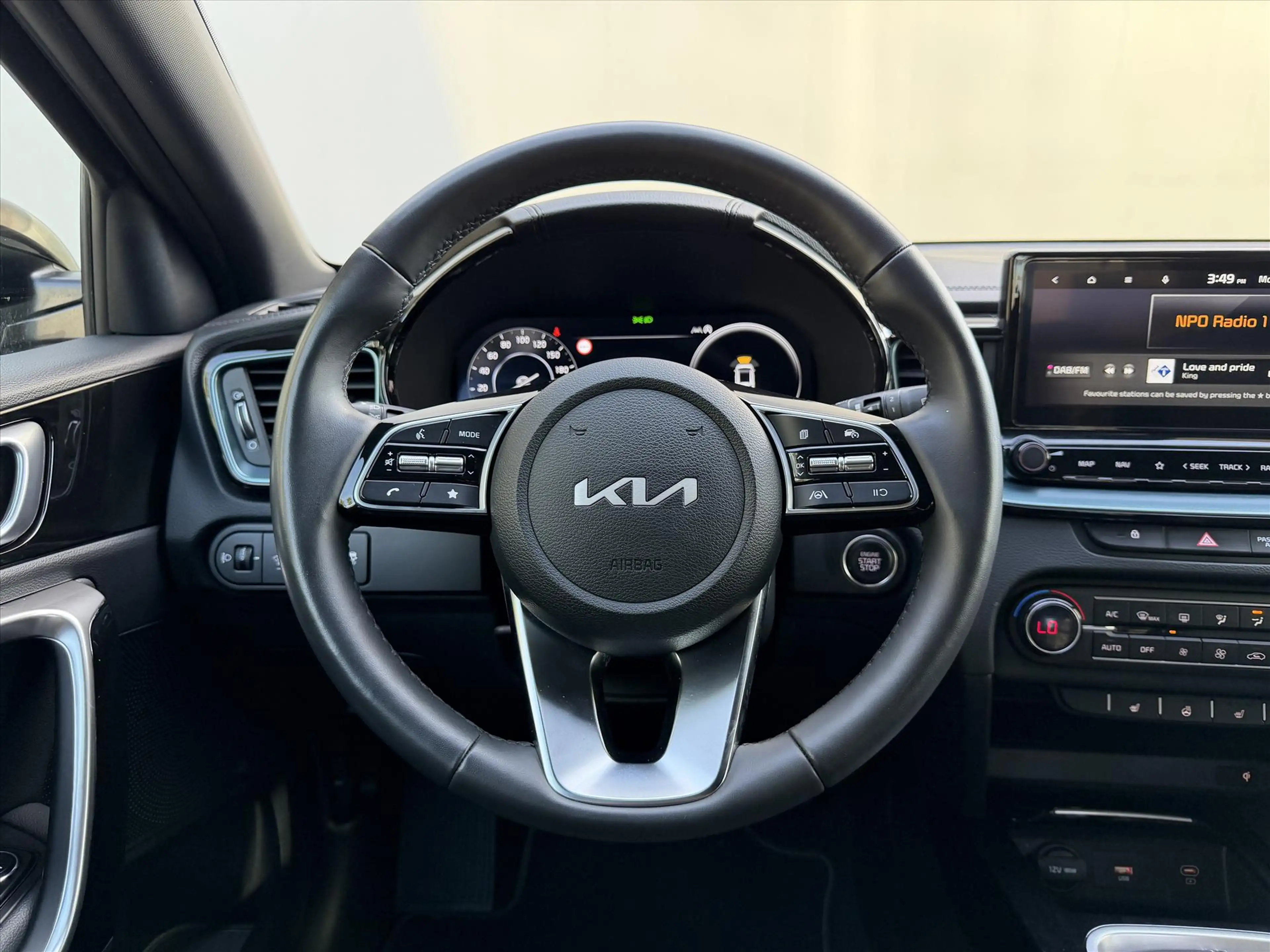 Kia Ceed / cee'd 1.0 T-GDi 100pk Design Edition — photo 12