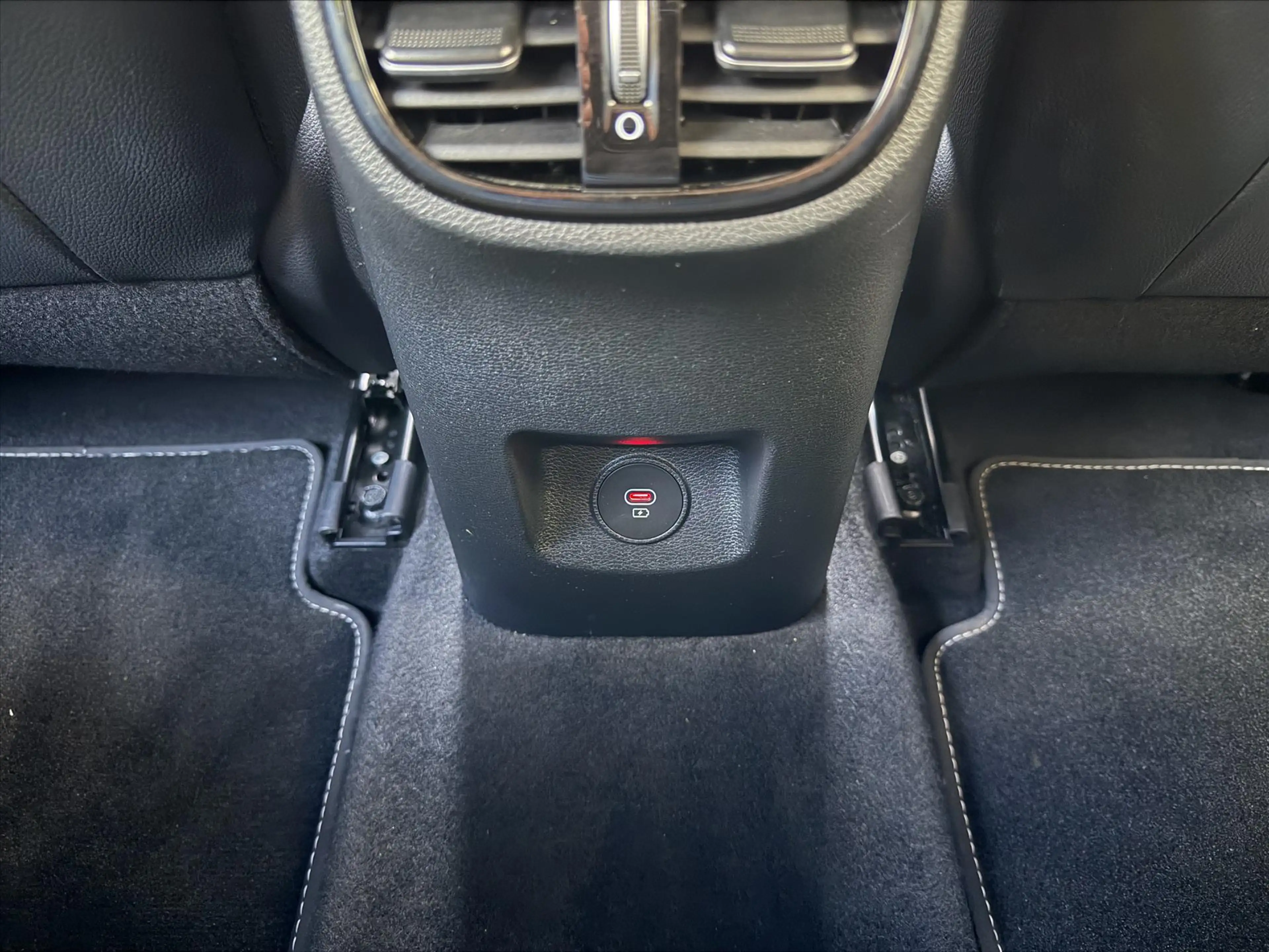 Kia Ceed / cee'd 1.0 T-GDi 100pk Design Edition — photo 24