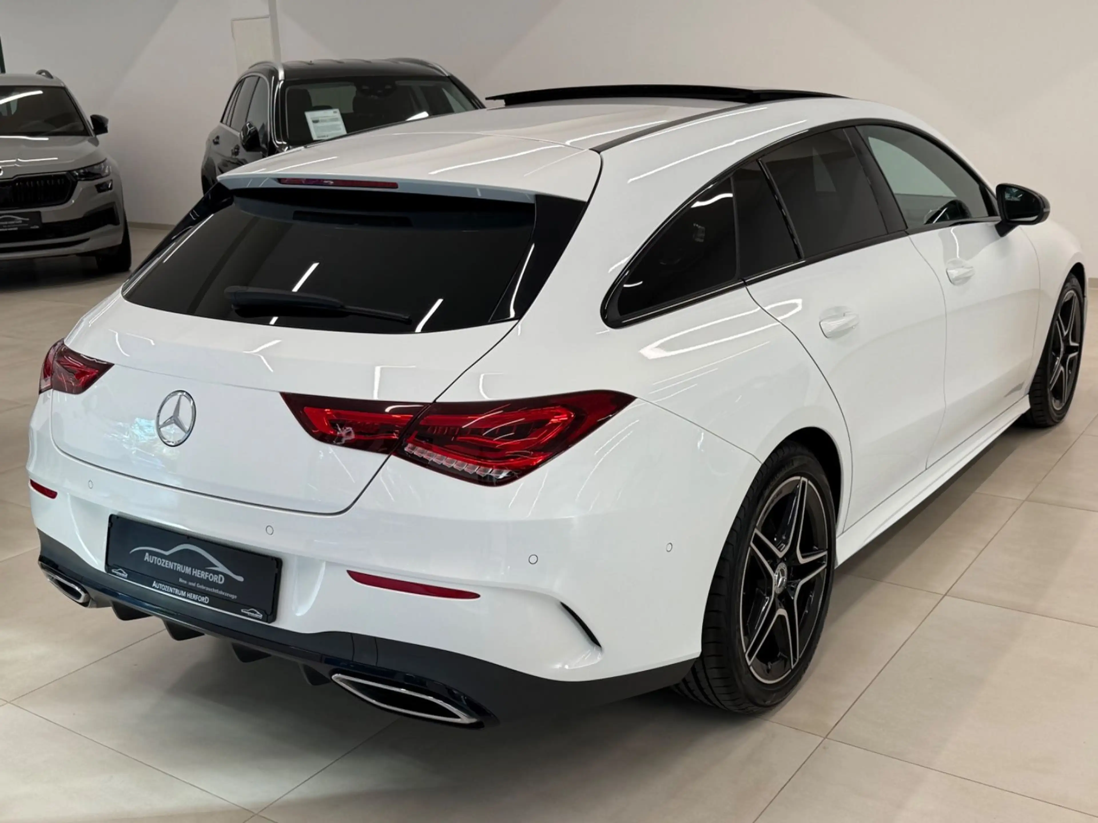 Mercedes-Benz CLA 220 Shooting Brake 4 Matic AMG Line Pano — photo 7