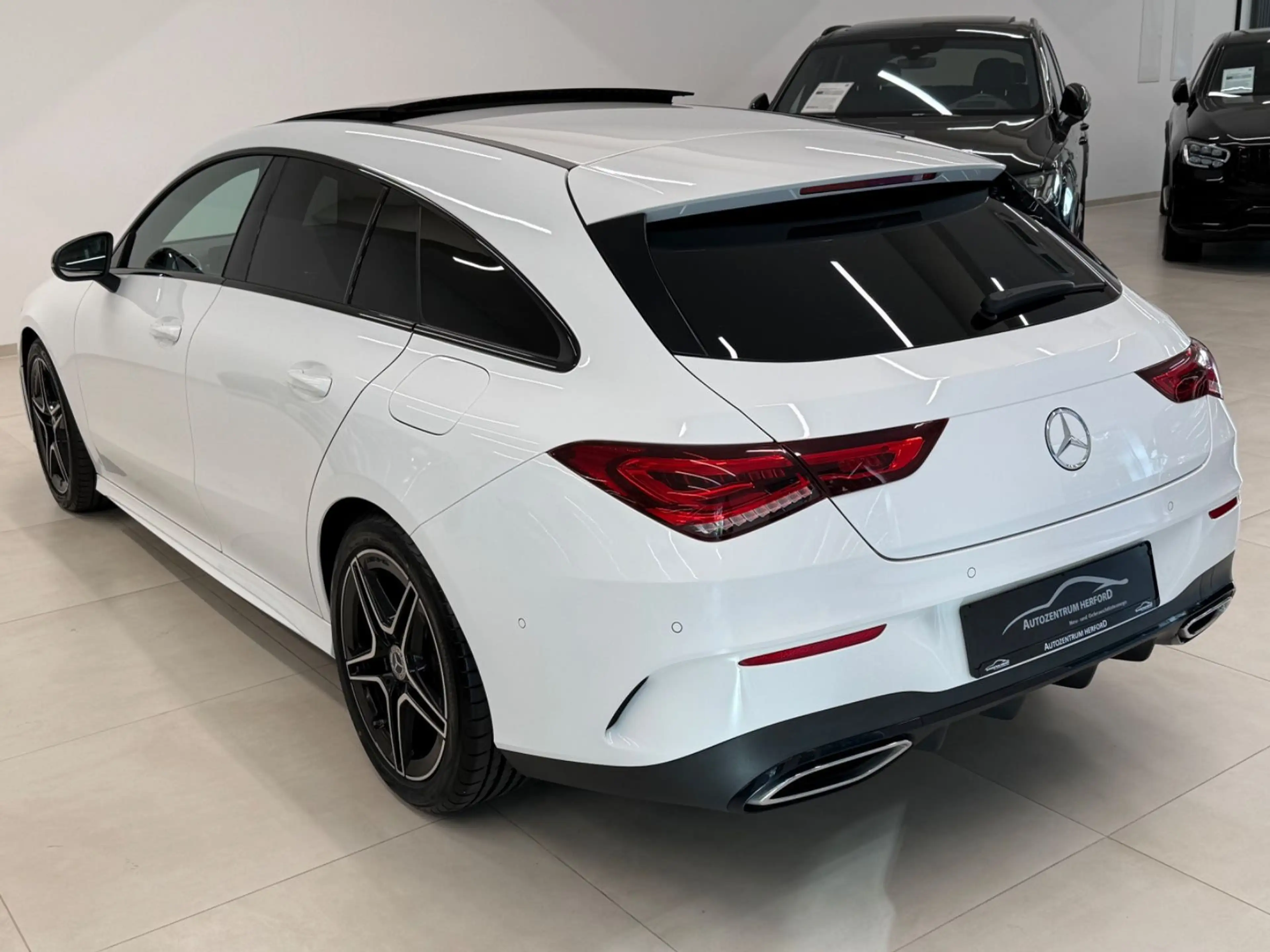 Mercedes-Benz CLA 220 Shooting Brake 4 Matic AMG Line Pano — photo 6