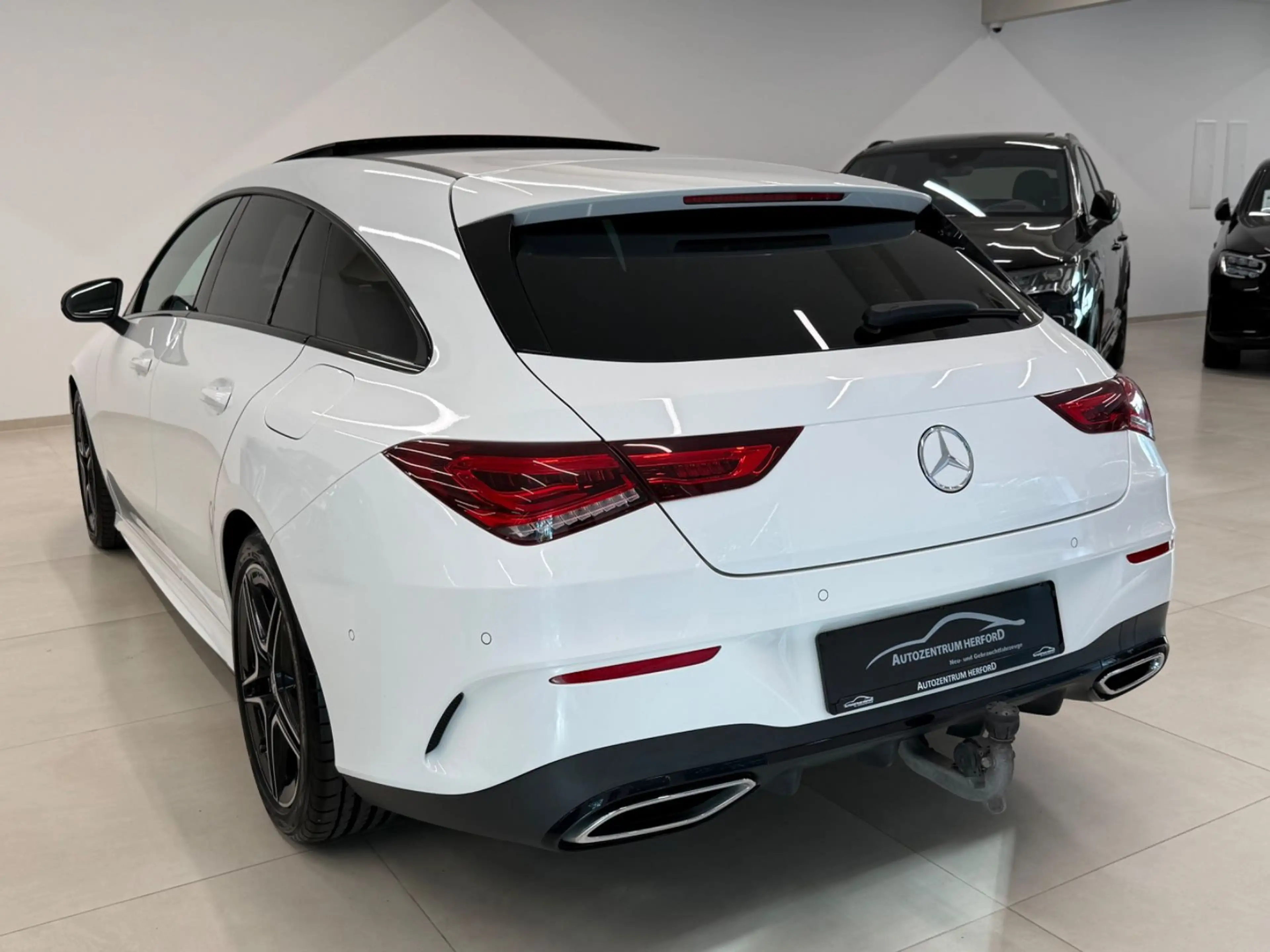 Mercedes-Benz CLA 220 Shooting Brake 4 Matic AMG Line Pano — photo 9