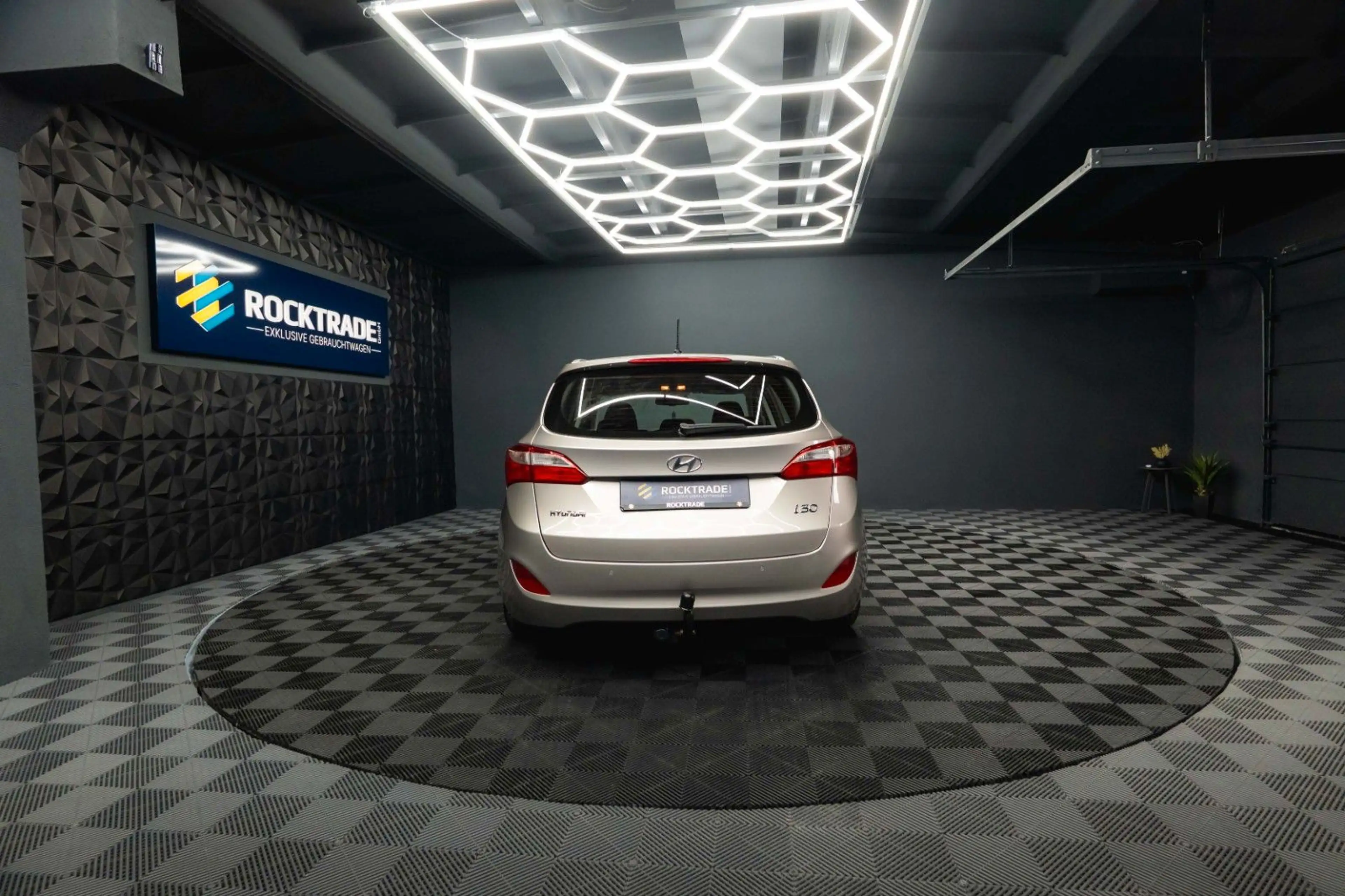 Hyundai i30 cw blue Trend | 1.Hand | LED | AHK | LHZ — photo 14