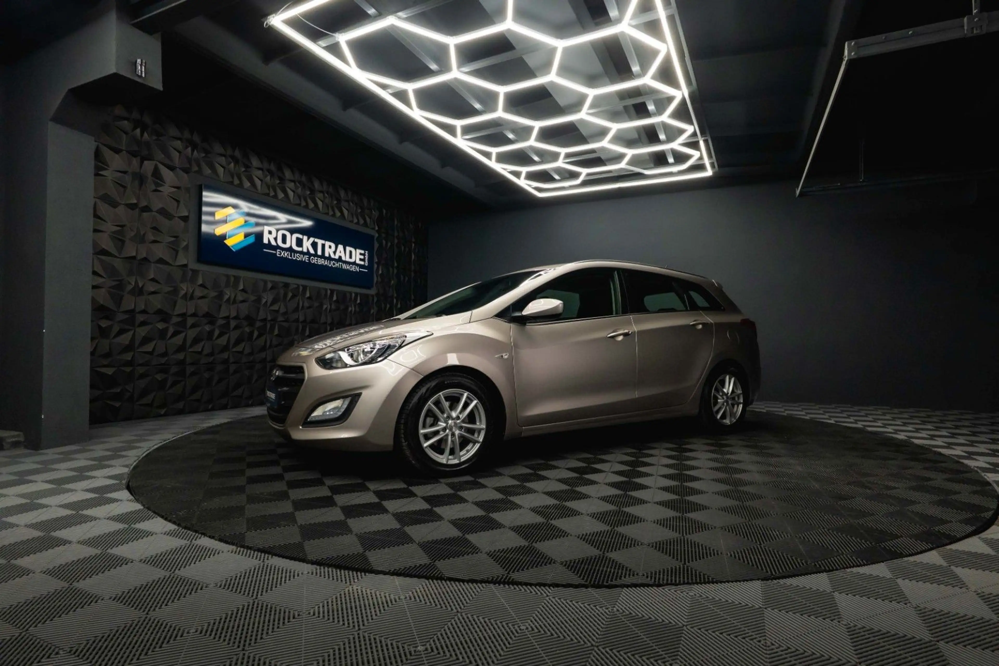 Hyundai i30 cw blue Trend | 1.Hand | LED | AHK | LHZ — photo 2