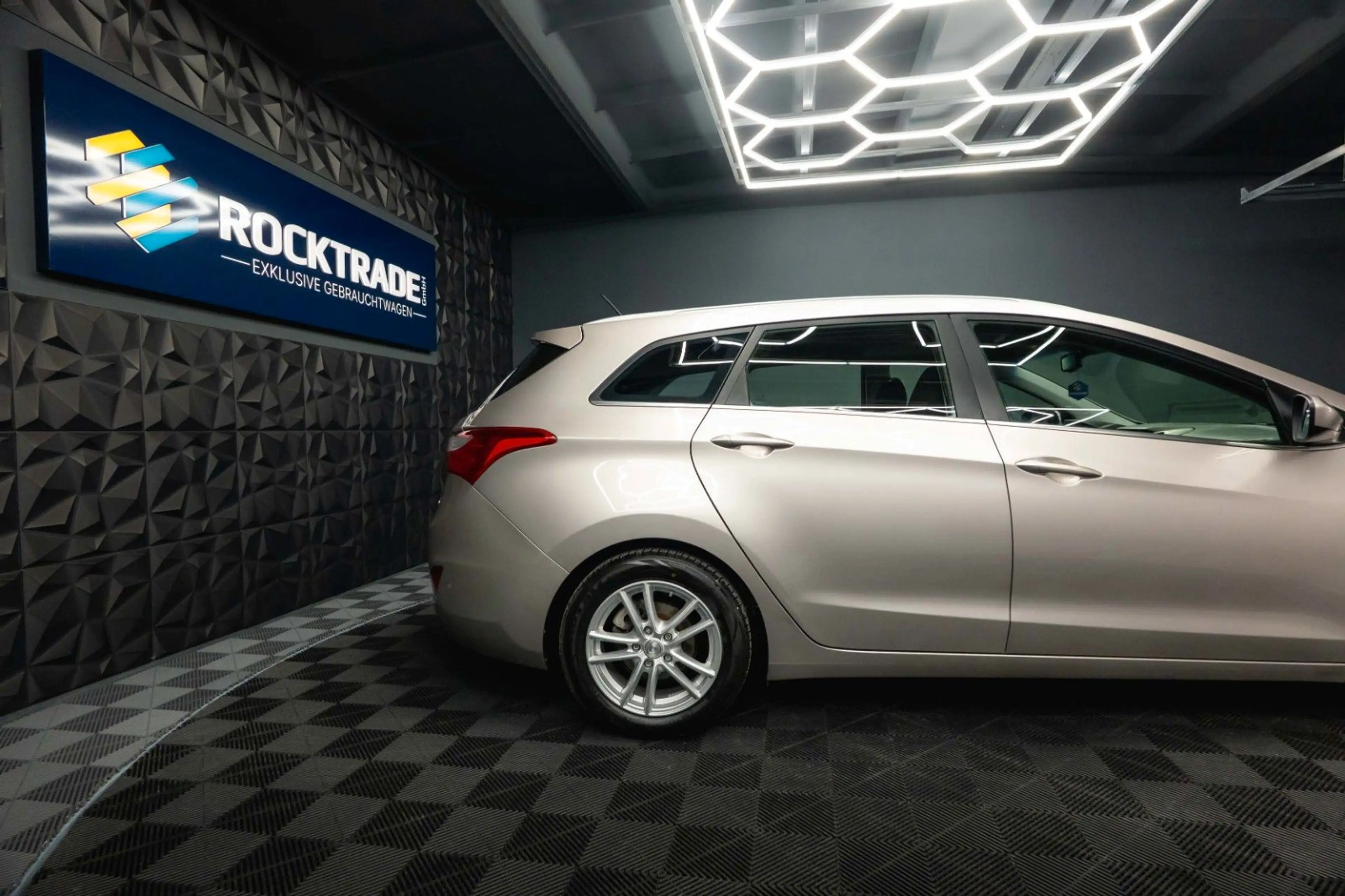 Hyundai i30 cw blue Trend | 1.Hand | LED | AHK | LHZ — photo 11