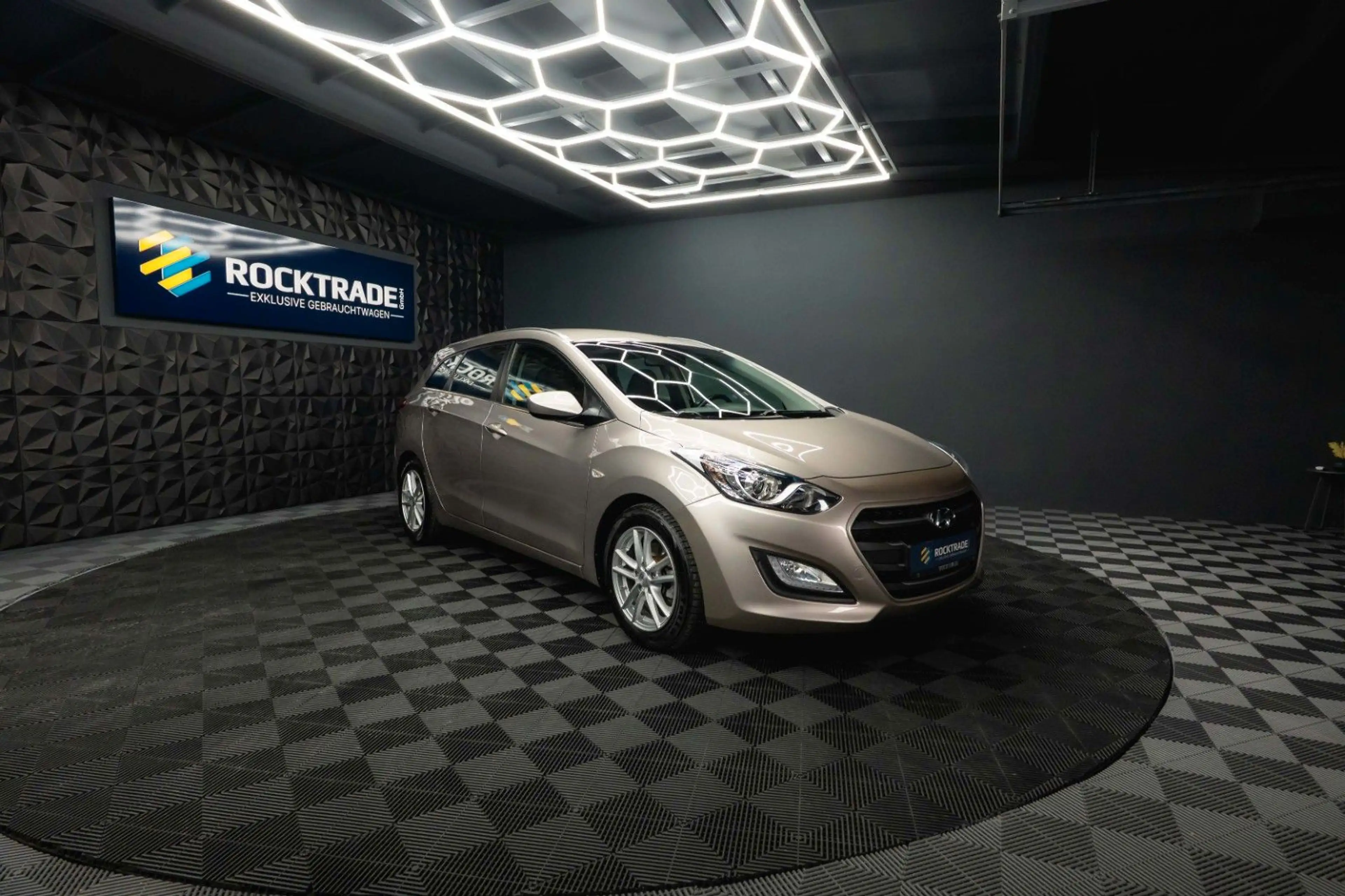 Hyundai i30 cw blue Trend | 1.Hand | LED | AHK | LHZ — photo 9