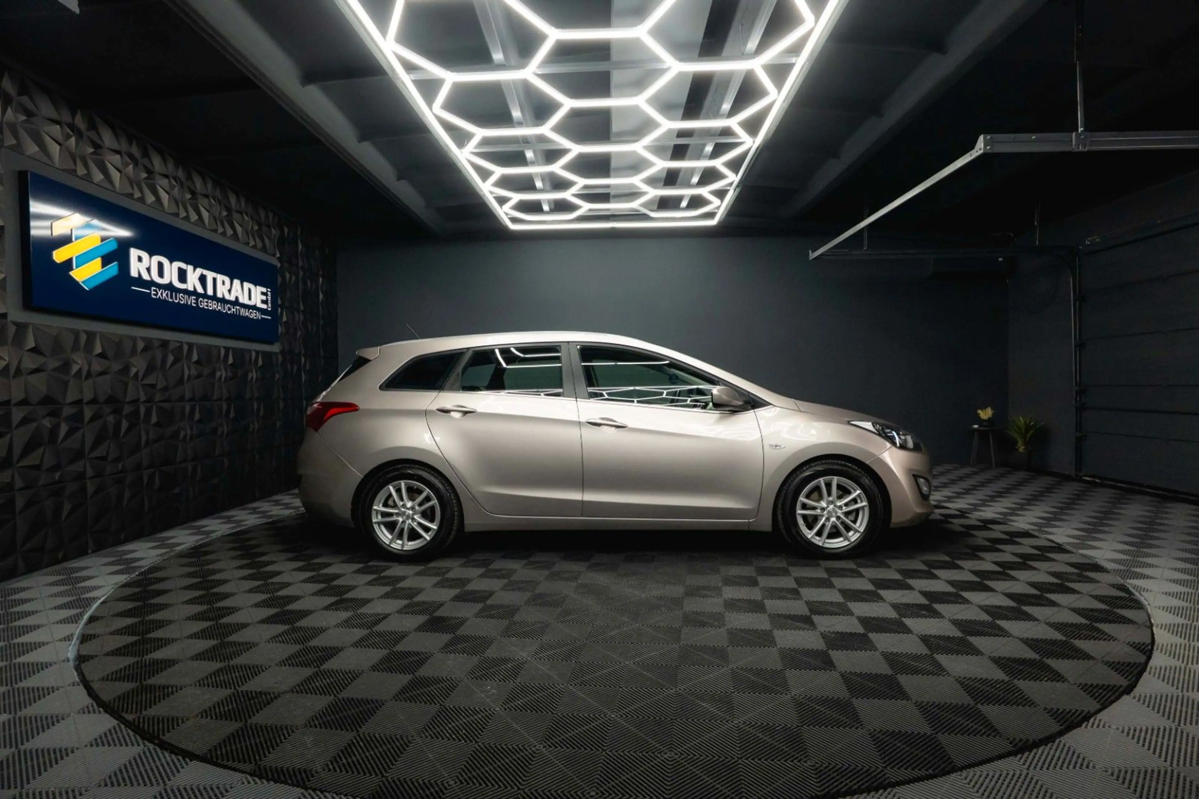 Hyundai i30 cw blue Trend | 1.Hand | LED | AHK | LHZ — photo 10
