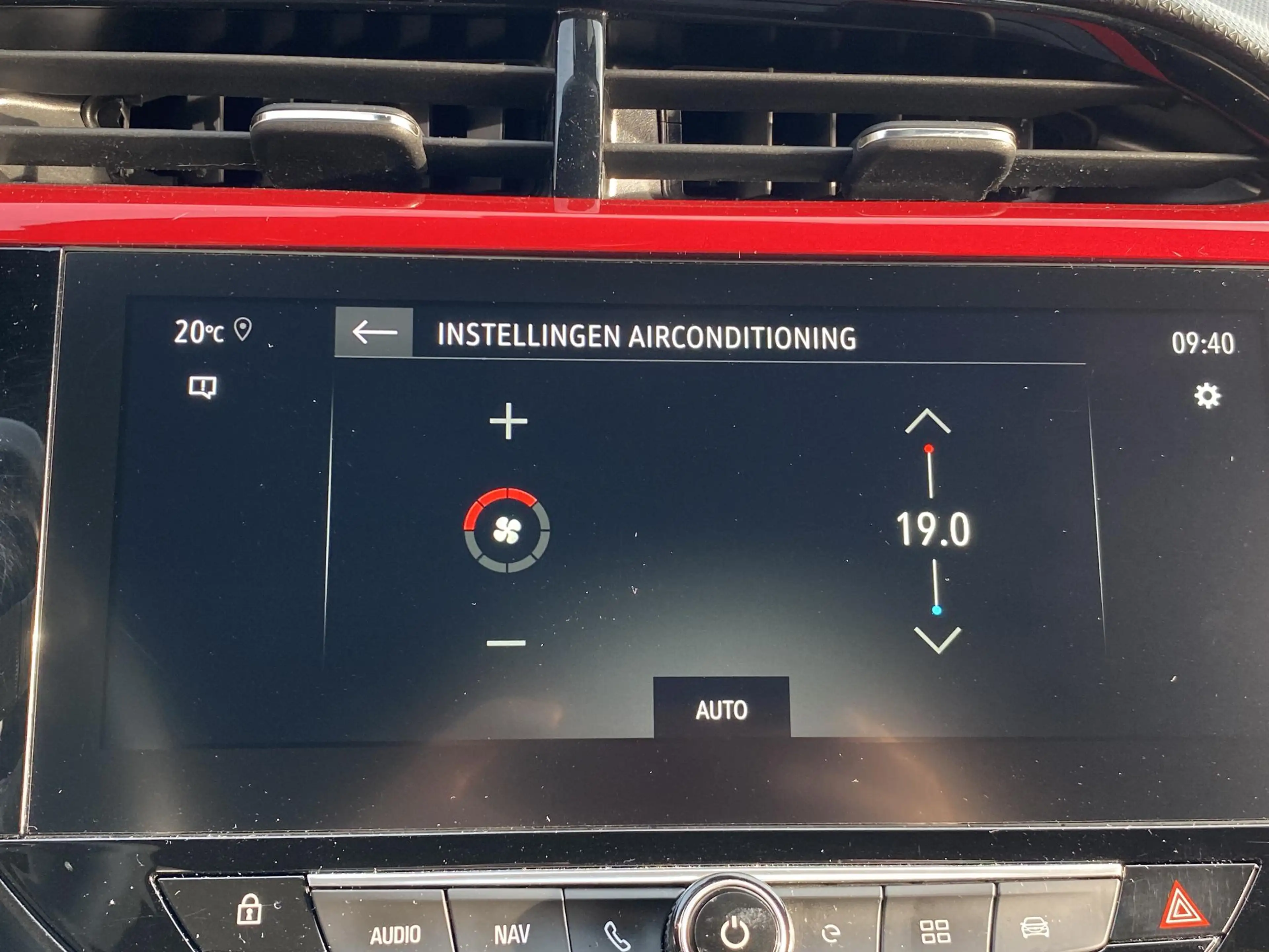 Opel Corsa-e GS Line 50 kWh — photo 32