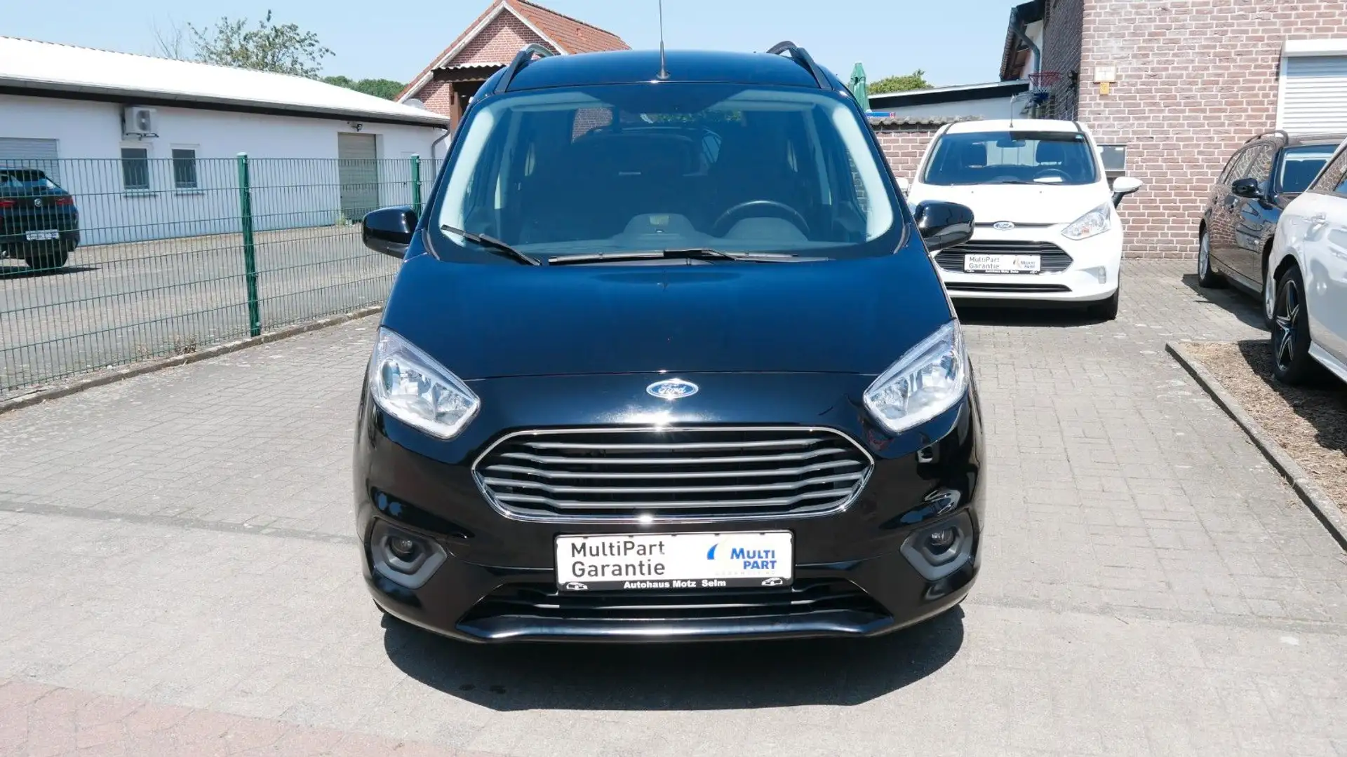Ford Tourneo Courier Titanium Schwarz - 2