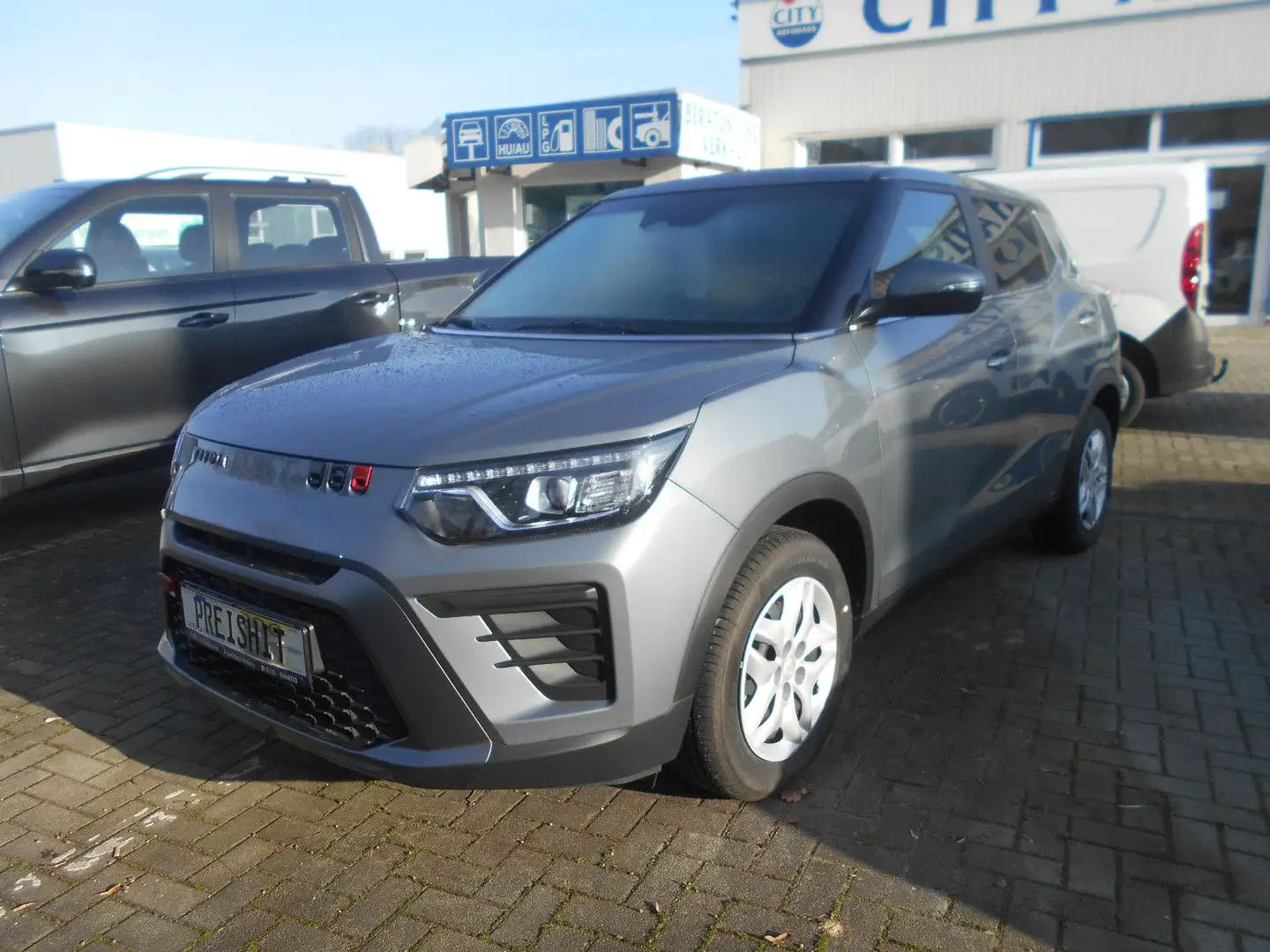 SsangYong Tivoli 2WD 6MT Spezial Edition Sitzheizung Klima Grau - 1