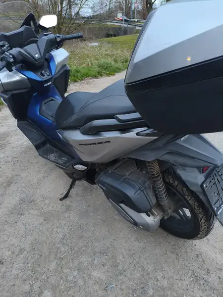 Honda Forza 125 - foto 4