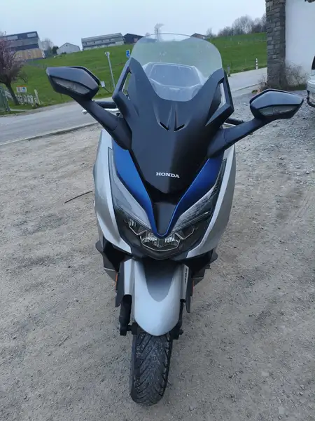 Honda Forza 125 - foto 8