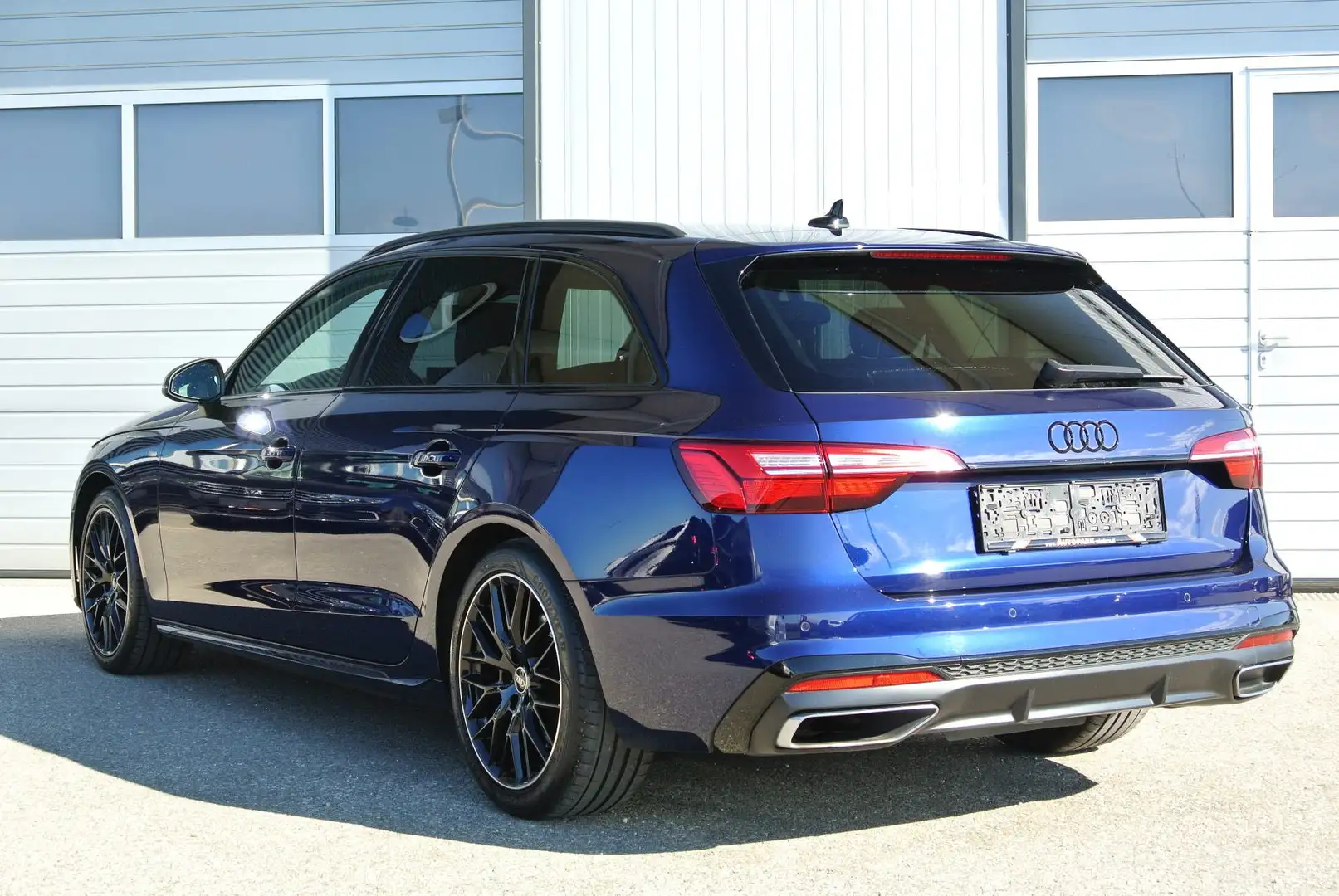 Audi A4 Avant 35TDI S-tronic *S- line* Optik Paket schwarz Bleu - 2